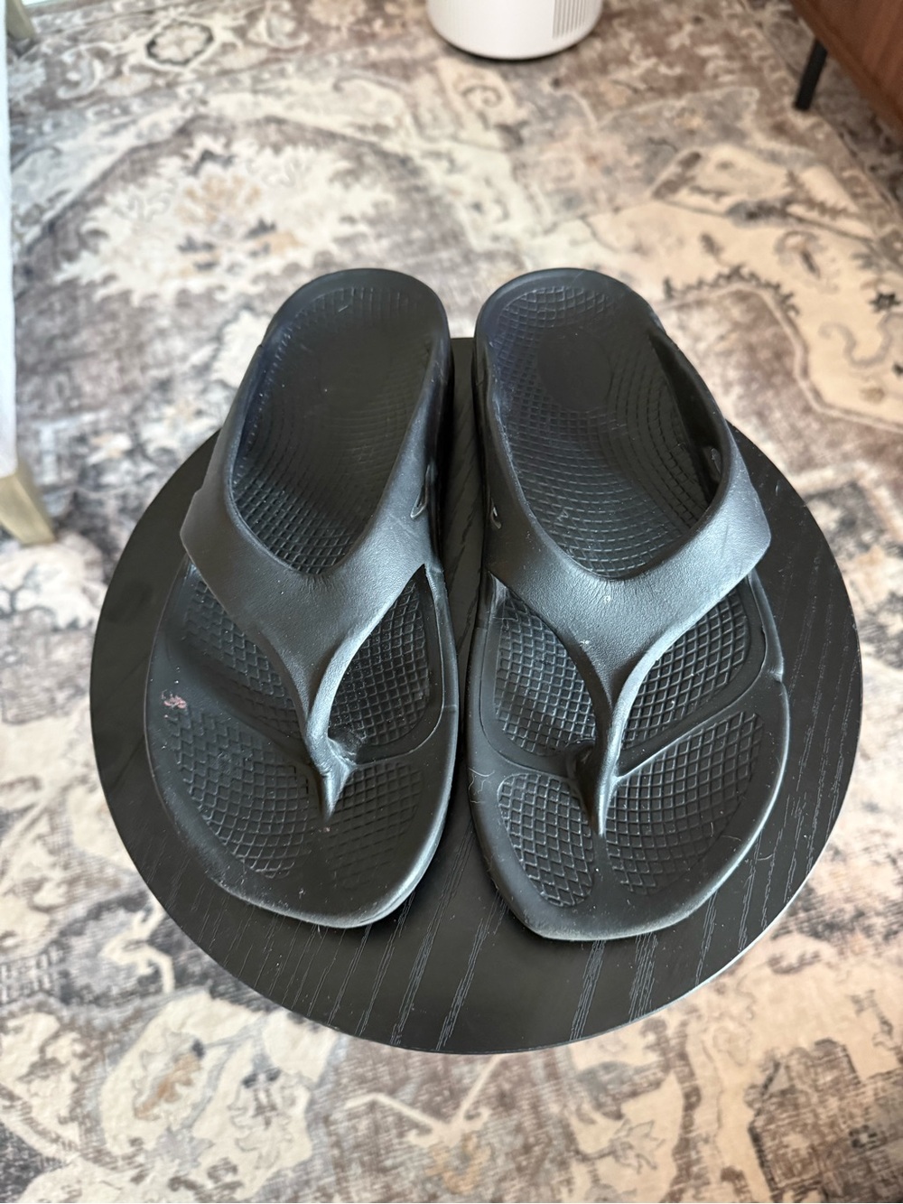ADULTS' OOFOS ORIGINAL THONG SANDALS W9 M7